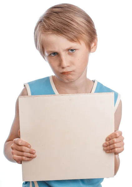 Niño sobre un fondo blanco con el boad en blanco — Foto de Stock