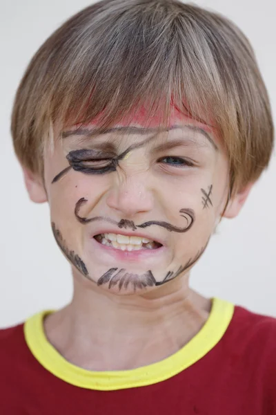 Close-up de menino pirata mal-humorado — Fotografia de Stock