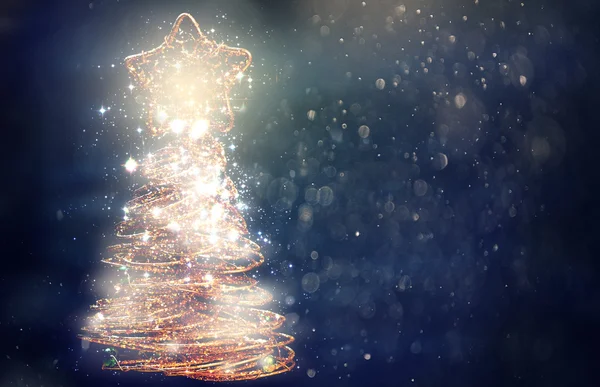 Árbol de Navidad sobre fondo oscuro — Foto de Stock