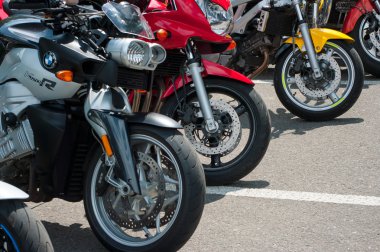 İkinci canlı değil.