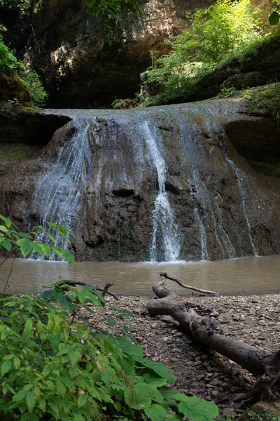 Det majestätiska bergslandskapet i naturreservatet Kaukasus — Stockfoto