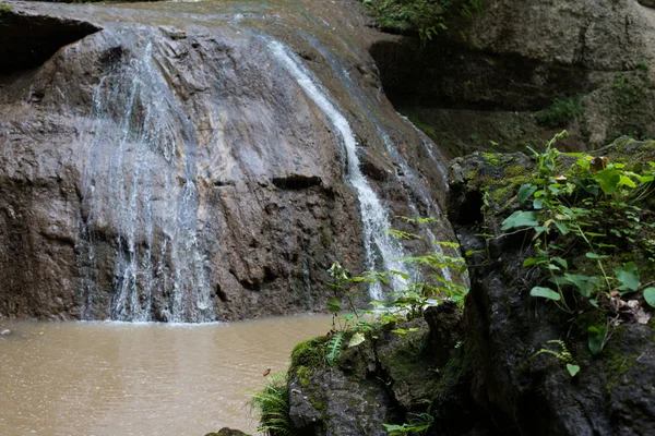 El majestuoso paisaje montañoso de la Reserva Natural del Cáucaso — Foto de Stock