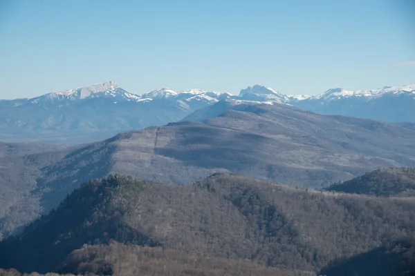 A majestosa paisagem montanhosa da Reserva Natural do Cáucaso — Fotografia de Stock