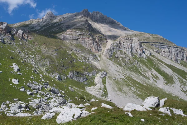 Det majestätiska bergslandskapet i naturreservatet Kaukasus — Stockfoto