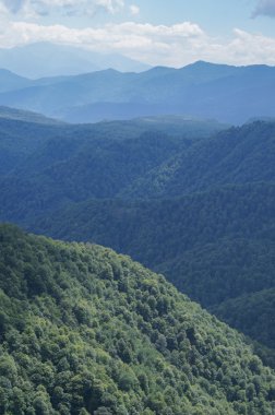 Kafkasya tabiatı görkemli dağ manzarası