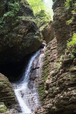 Kafkasya tabiatı görkemli dağ manzarası