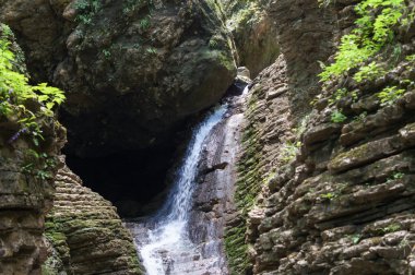 Kafkasya tabiatı görkemli dağ manzarası