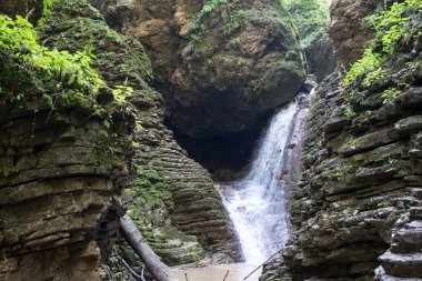 Kafkasya tabiatı görkemli dağ manzarası