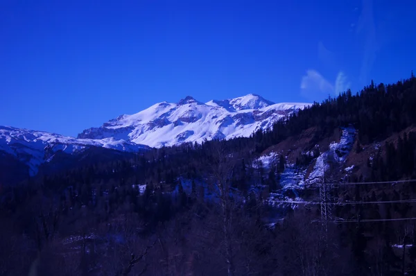 Il maestoso scenario montano della Riserva Naturale del Caucaso — Foto Stock
