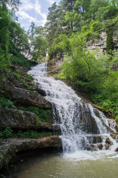 De majestueuze berglandschap van het natuurreservaat van de Kaukasus Rechtenvrije Stockfoto's