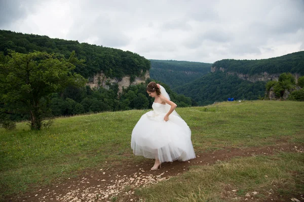 Bella sposa il giorno del matrimonio — Foto Stock