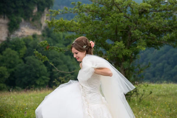 Vackra brud på bröllopsdagen — Stockfoto