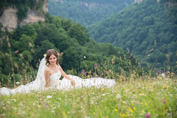 Bella sposa il giorno del matrimonio — Foto Stock