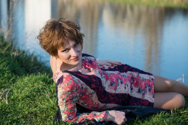 çekici bir genç kız portresi