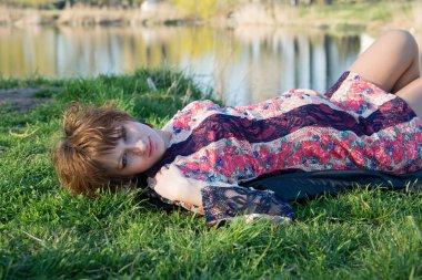 çekici bir genç kız portresi