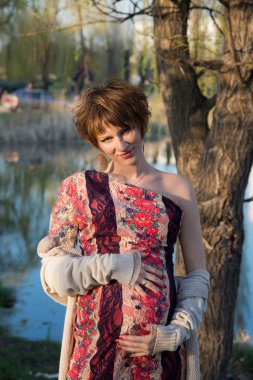 çekici bir genç kız portresi