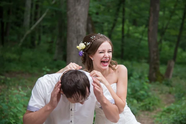 Beautiful married couple in the wedding day — Stock Photo, Image