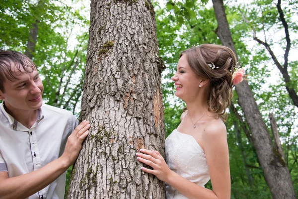 Beautiful bride on wedding day — Stock Photo, Image