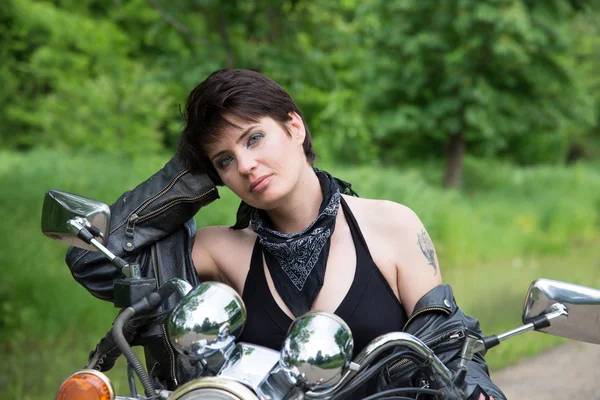 Young stylish girl and bike — Stock Photo, Image