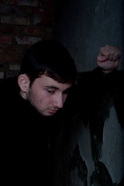 genç adam bir yürüyüş