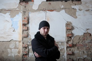 genç adam bir yürüyüş