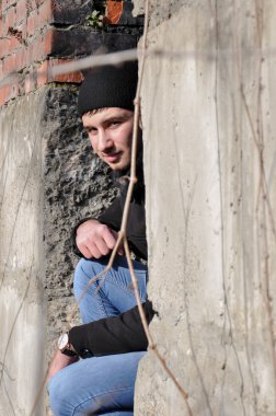 genç adam bir yürüyüş