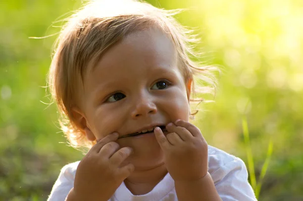 Retrato de um menino bonito — Fotografia de Stock