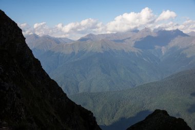 Güzel ve görkemli dağlar Kafkasya doğa rezerv