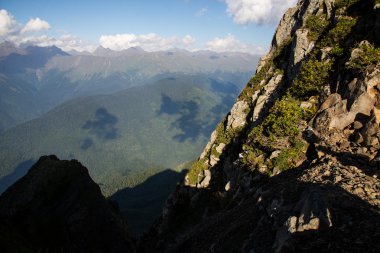 Güzel ve görkemli dağlar Kafkasya doğa rezerv