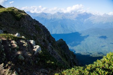 Güzel ve görkemli dağlar Kafkasya doğa rezerv