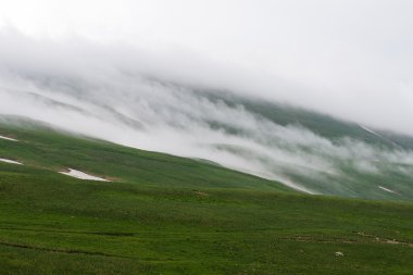 Güzel dağ manzarası Kafkasya doğa rezerv