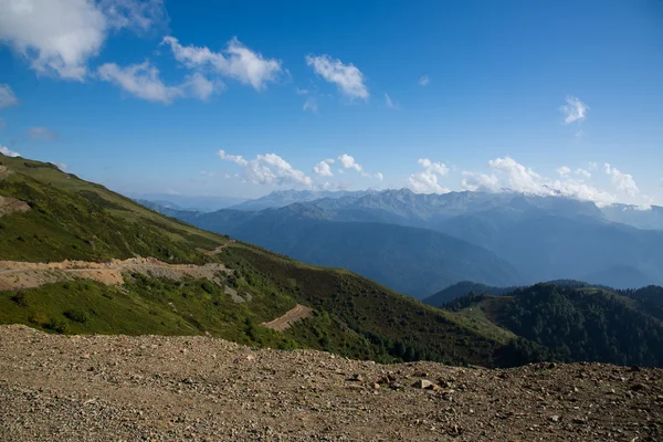 Bellissime e maestose montagne della Riserva Naturale del Caucaso — Foto Stock