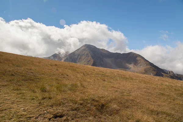 Hermosas y majestuosas montañas de la Reserva Natural del Cáucaso —  Fotos de Stock