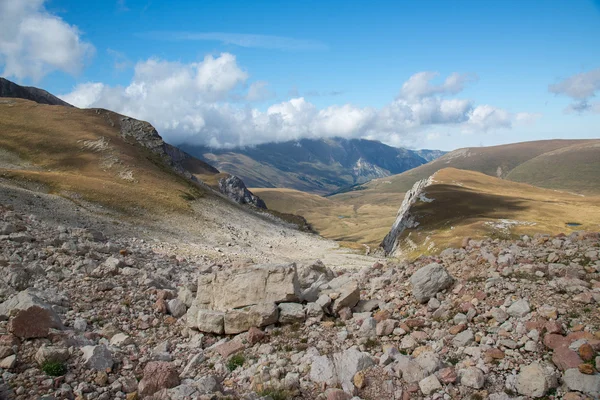 Bellissime e maestose montagne della Riserva Naturale del Caucaso — Foto Stock