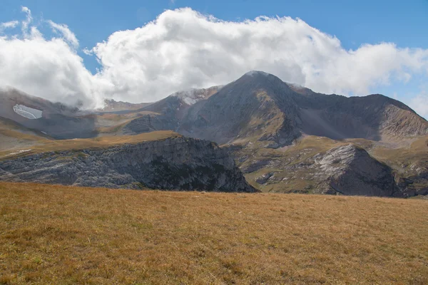 Belles et majestueuses montagnes de la réserve naturelle du Caucase — Photo