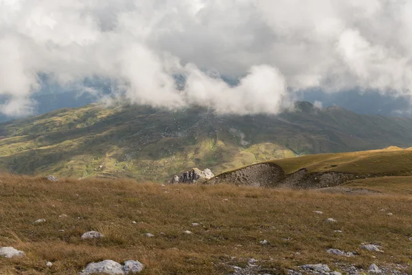 Wunderschöne und majestätische Berge des Kaukasus-Naturschutzgebietes — Stockfoto