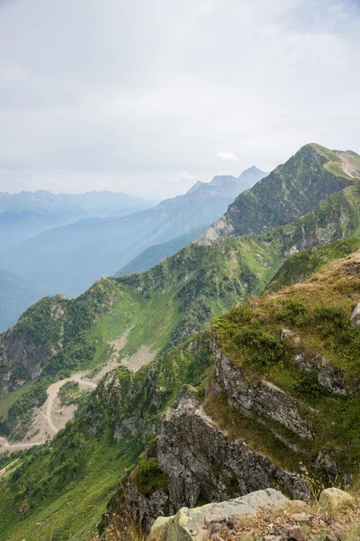 Wunderschöne Berglandschaft des Kaukasus-Naturschutzgebietes — Stockfoto