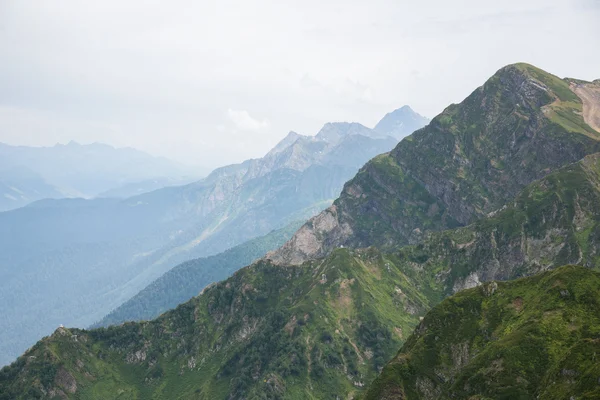 Wunderschöne Berglandschaft des Kaukasus-Naturschutzgebietes — Stockfoto