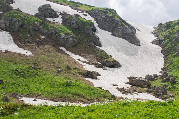 Vackra bergslandskapet i naturreservatet Kaukasus — Stockfoto