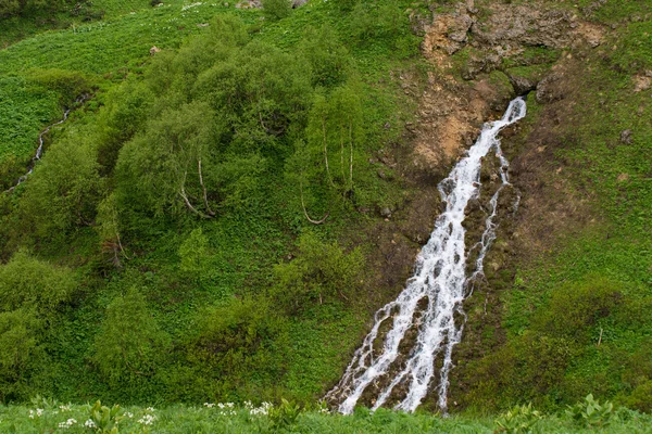 Majestueuse montagne de la réserve caucasienne — Photo