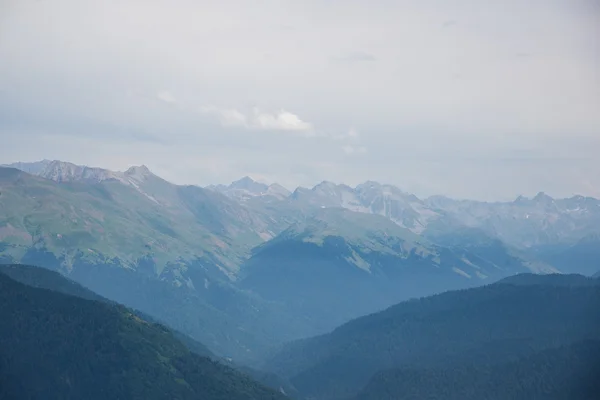 Majestuosa montaña de la reserva caucásica —  Fotos de Stock