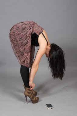 sevimli genç kız stüdyoda çekim