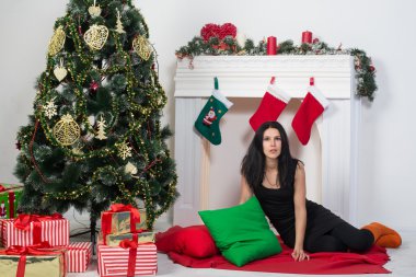 sevimli genç kız stüdyoda çekim