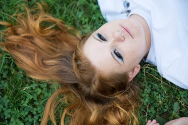 sevimli genç kız de