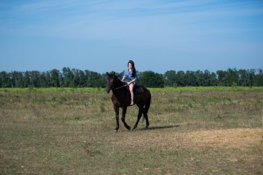 sevimli genç kız de