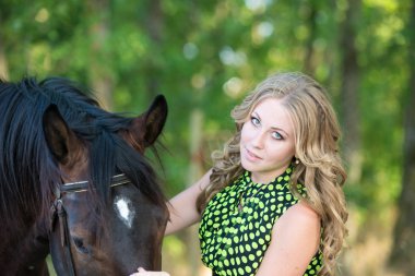 sevimli genç kız de