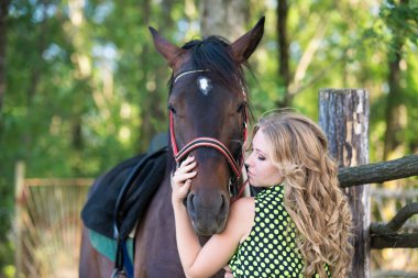 sevimli genç kız de