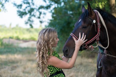 sevimli genç kız de