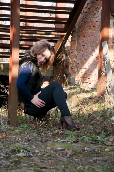 Cute young girl on the shooting — Stock Photo, Image