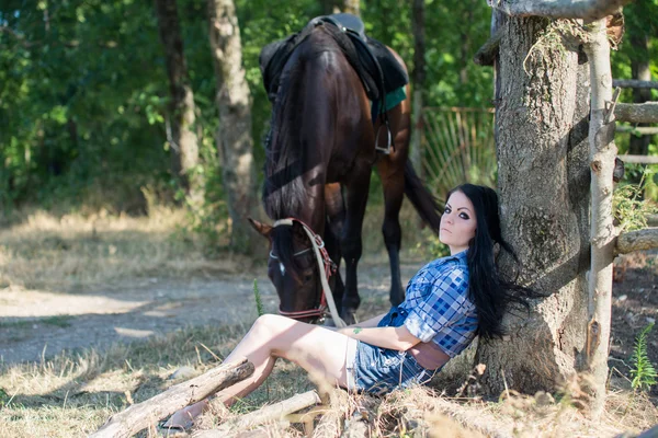 Carino giovane ragazza su il tiro — Foto Stock